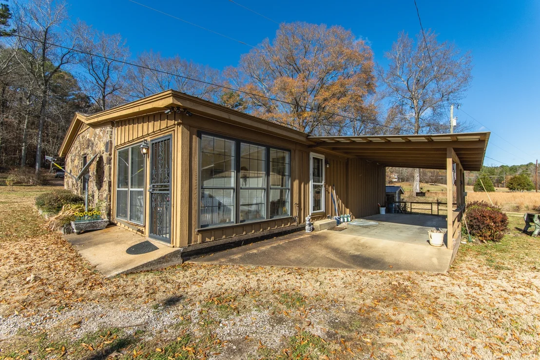 Photo of 605 Robinson Rd