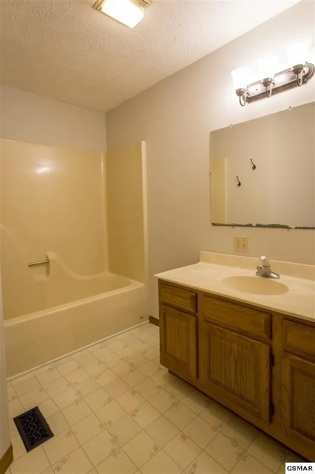 Photo of 2460 Amanda Lane