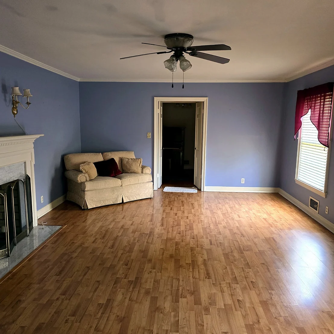 Photo of 105 3rd Ave E