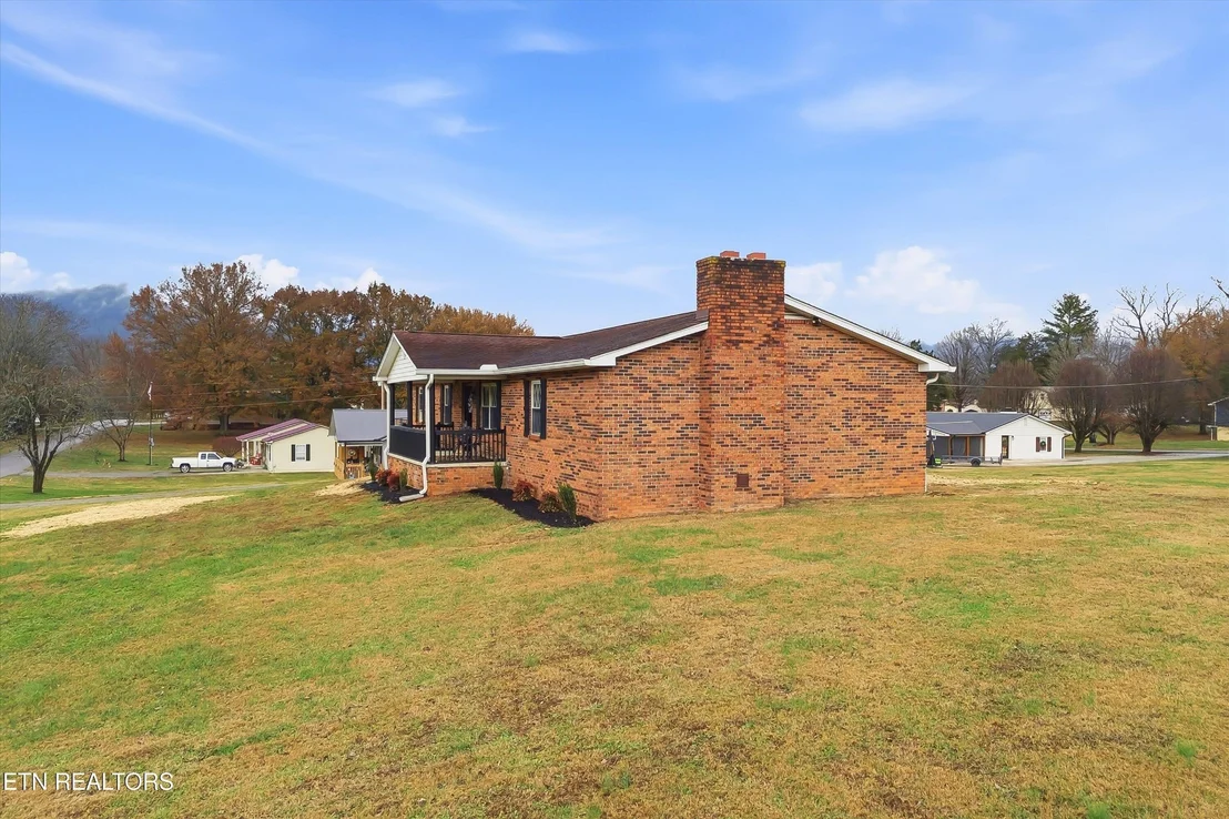 Photo of 229 Brown Crest Rd