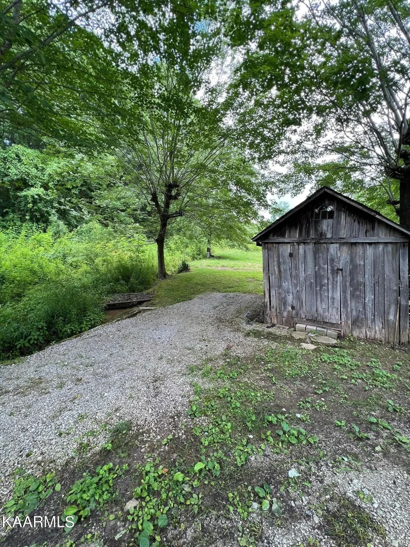 Photo of 392 Chambers Lane