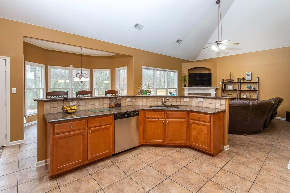 Photo of 6081 MAHER TRL