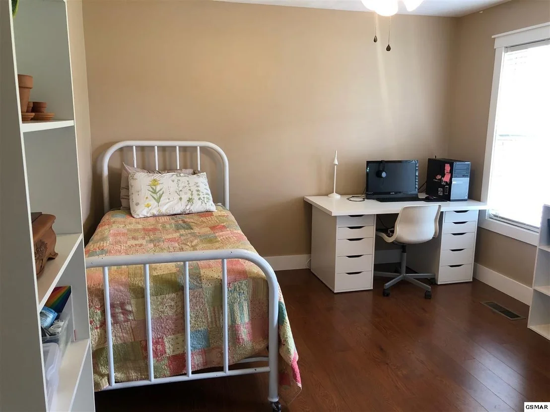 Photo of 906 Brenna