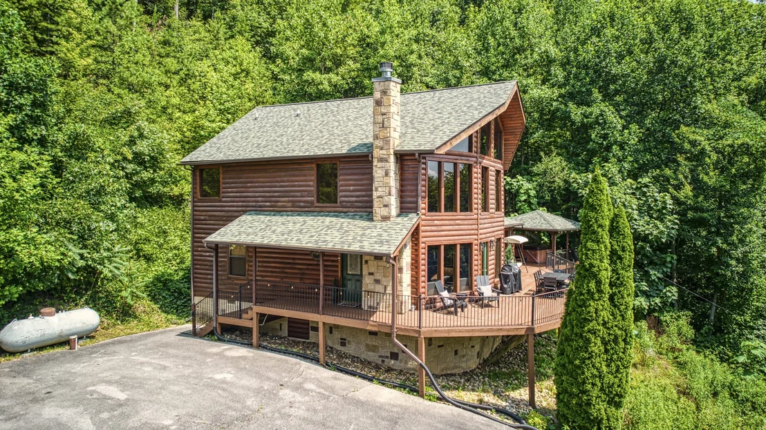Photo of 2733 Pine Crest Ln