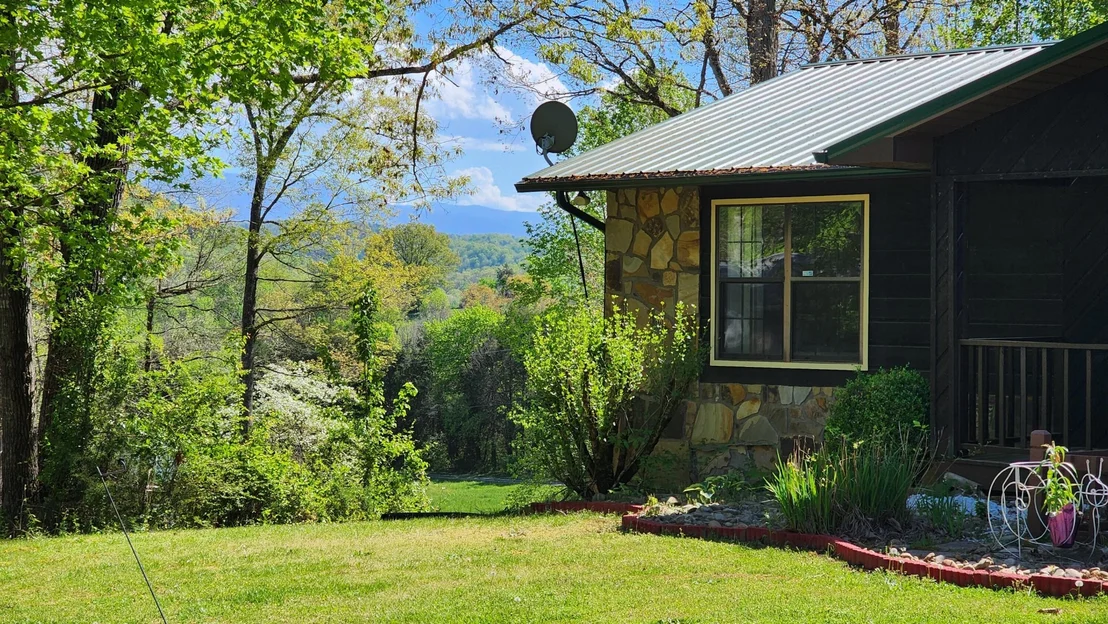 Photo of 2444 Amanda Ln