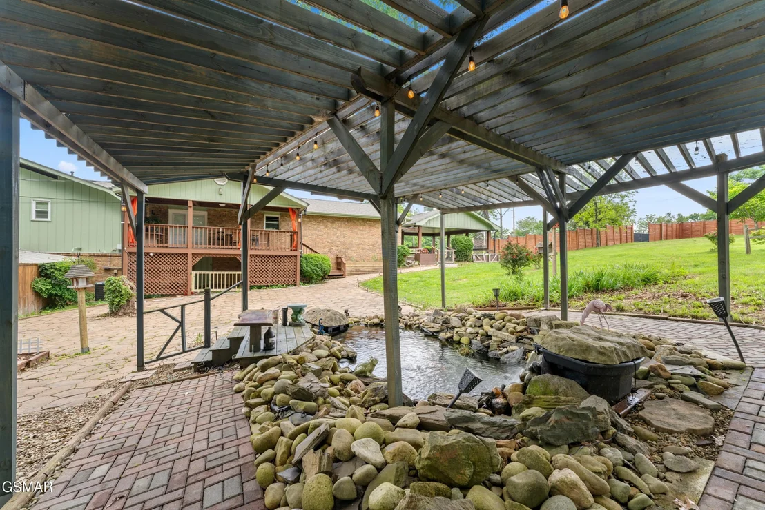 Photo of 310 Hollywood Circle