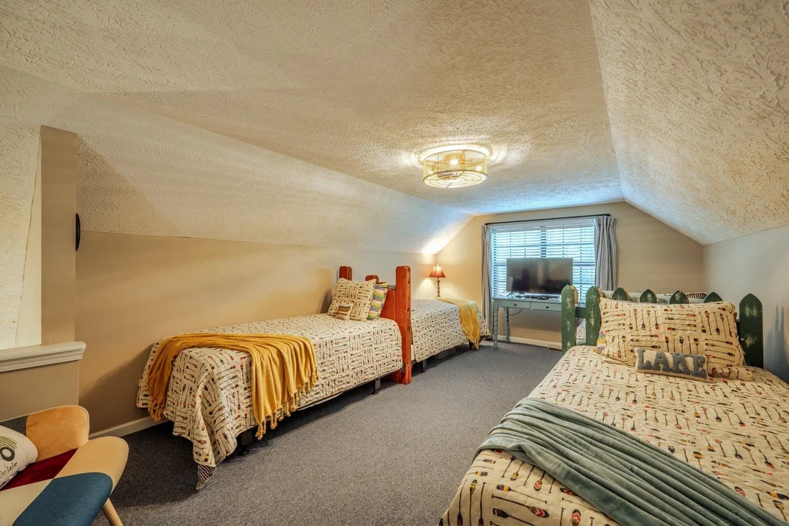 Photo of 25 PICKWICK WOODS CV