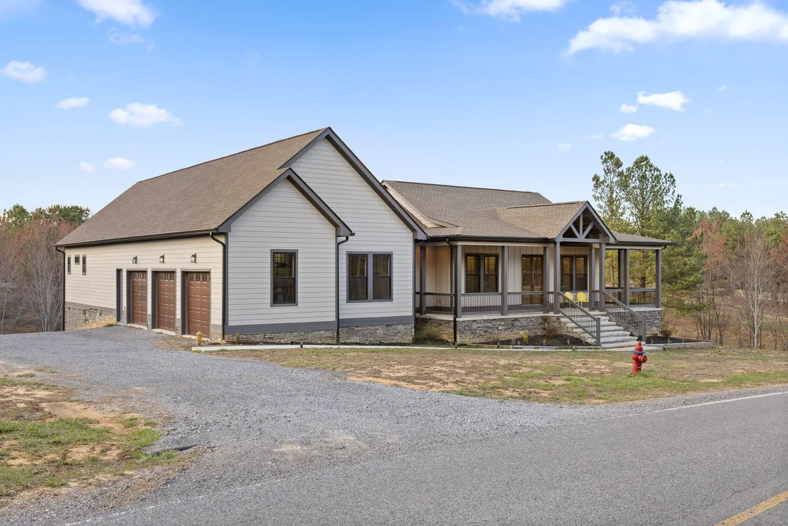 Photo of 2323 River Bluffs Drive