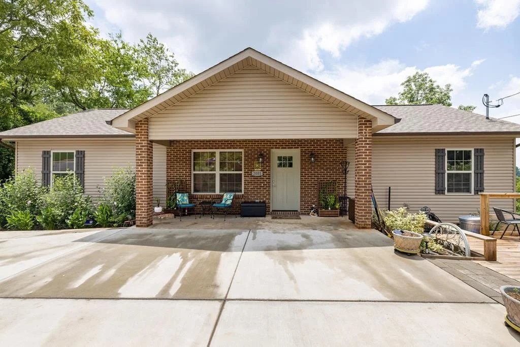 Photo of 2001 Big Chiefs Skyview Drive