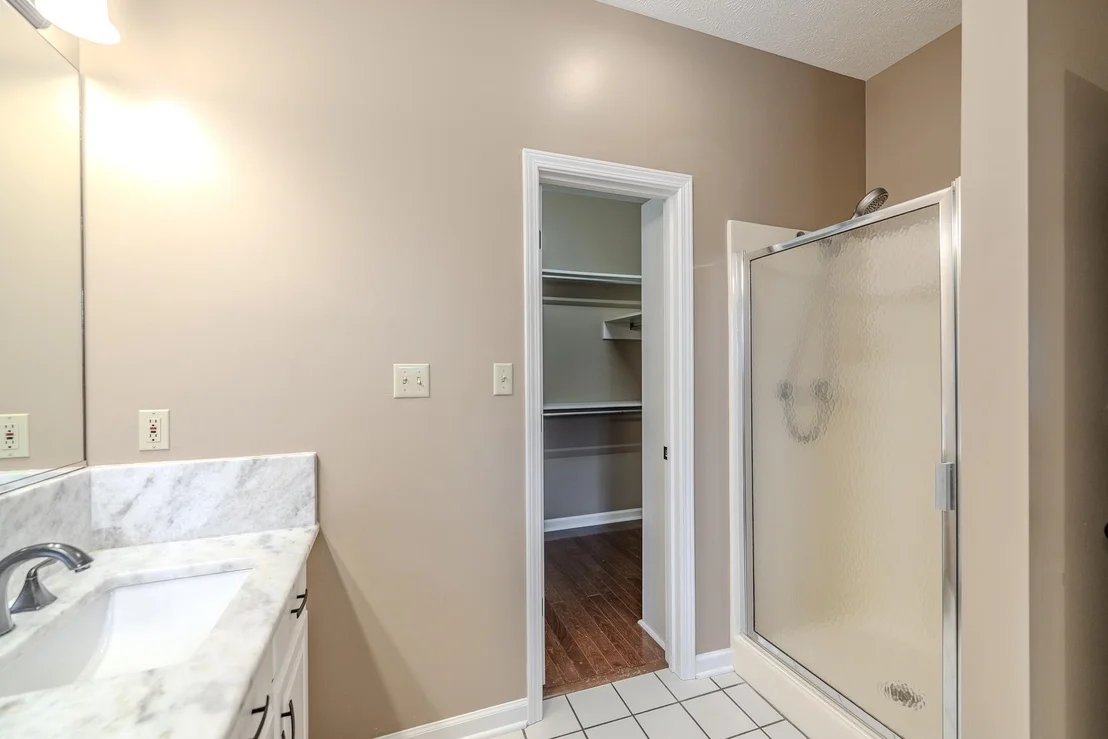 Photo of 565 BOWEN DR