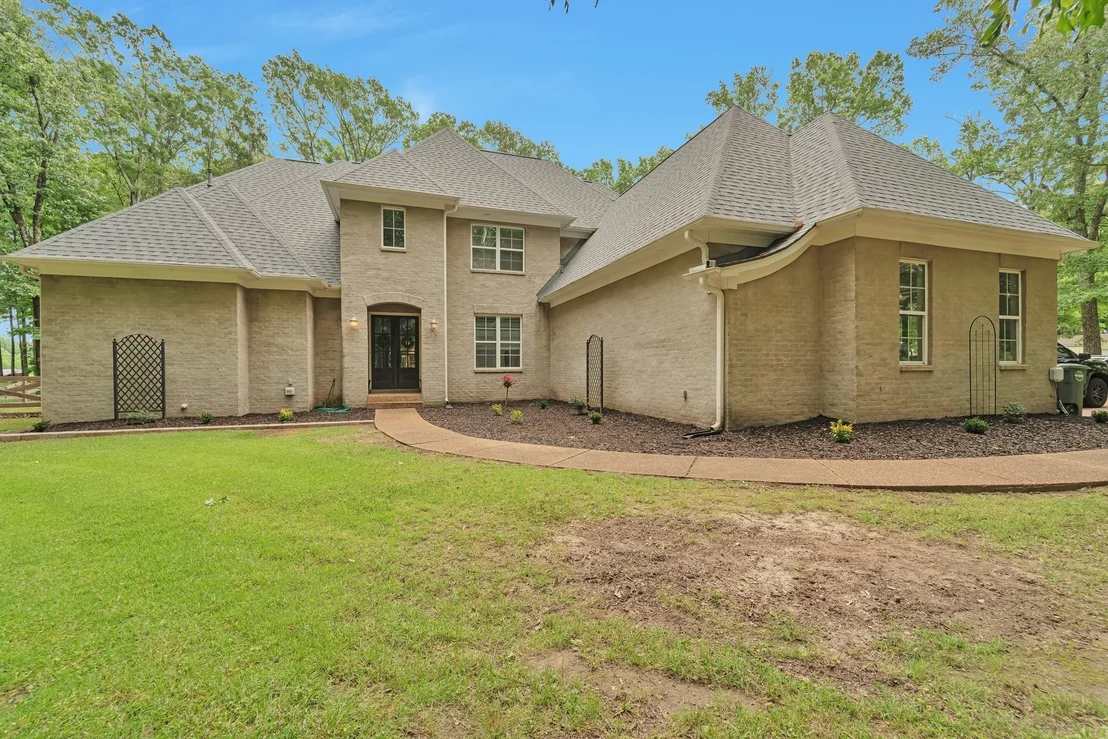 Photo of 2405 Canadaville Loop