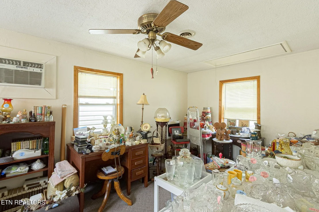 Photo of 679 N Wright Rd