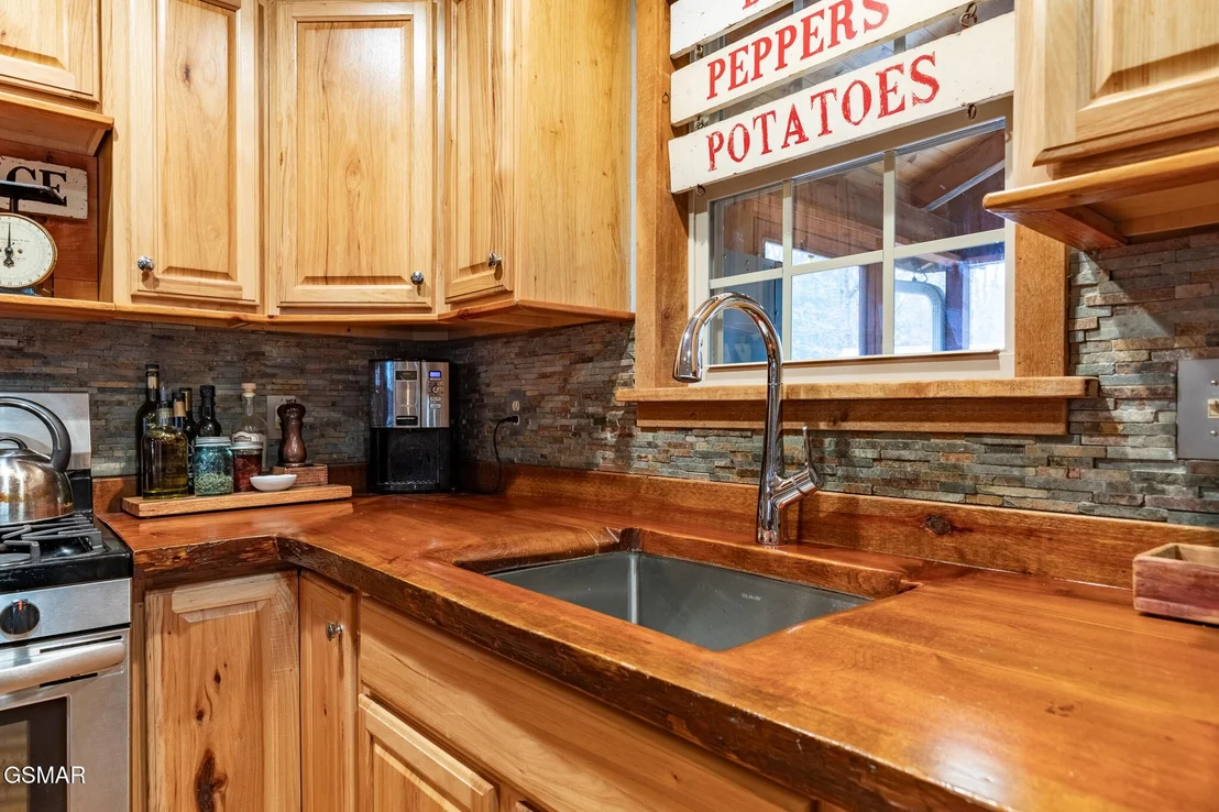 Photo of 818 Reagan Circle