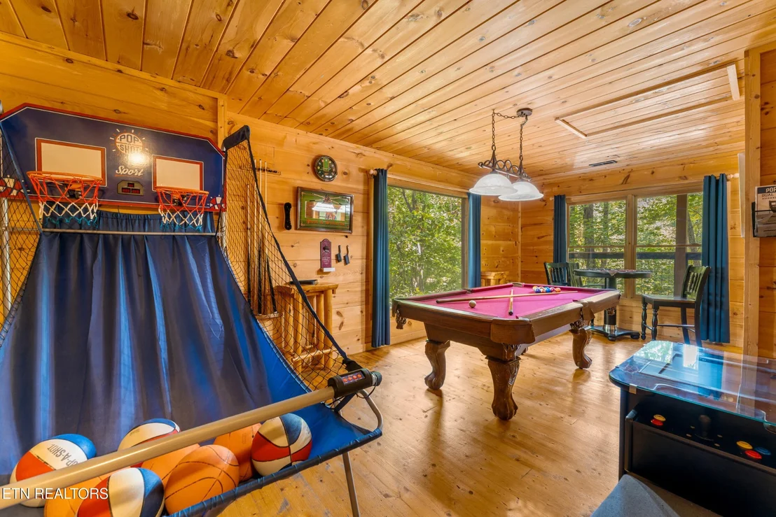 Photo of 2404 Balsam Circle