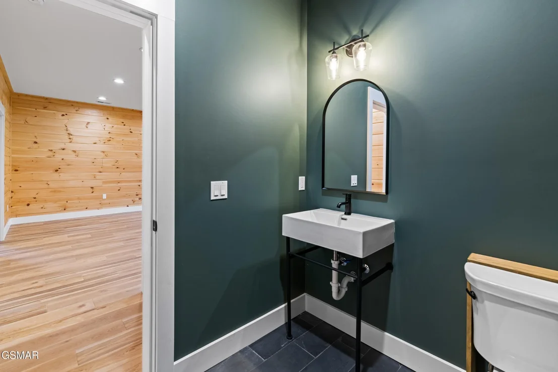 Photo of 652 Pinecrest Drive