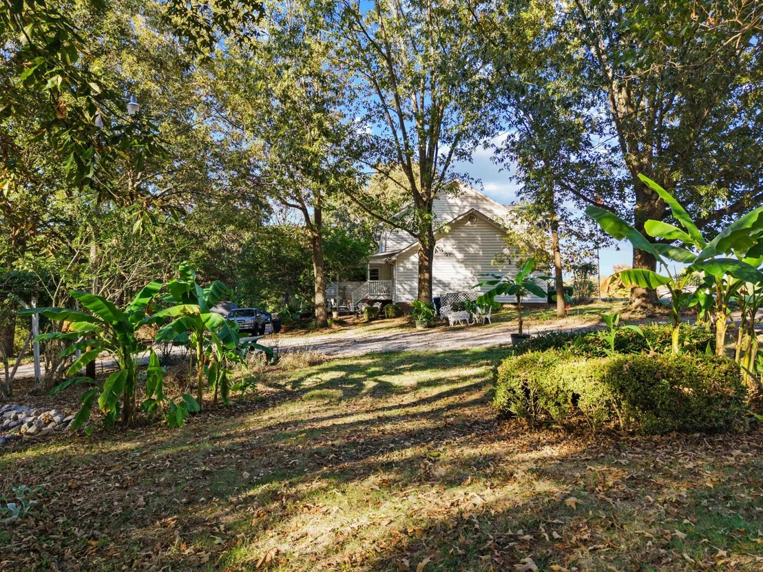 Photo of 225 Blue Springs Blvd
