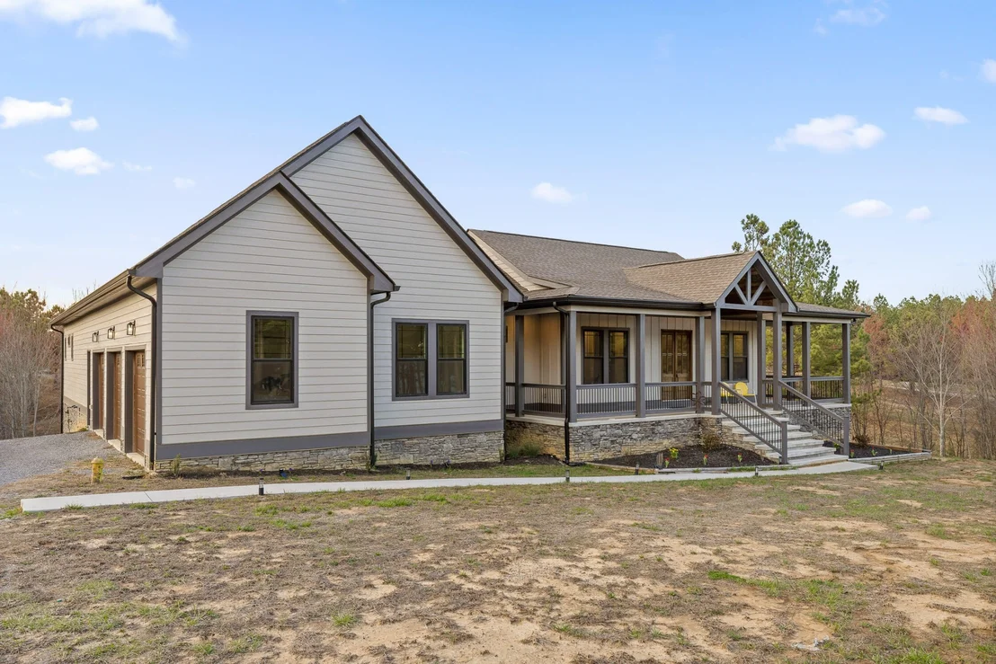 Photo of 2323 River Bluffs Drive