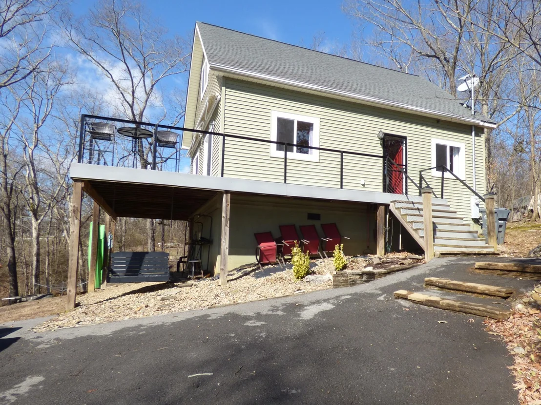 Photo of 860 Plainview Drive
