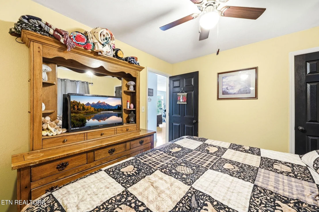 Photo of 124 Walnut Drive