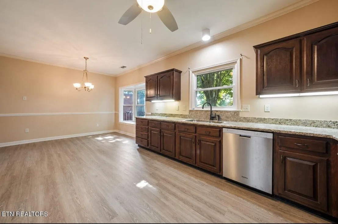 Photo of 1210 Briar Lea