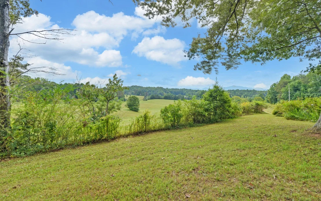 Photo of 427 Hall Road