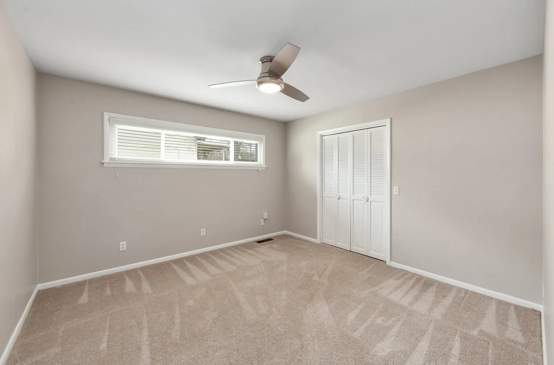 Photo of 596 Russell Rd