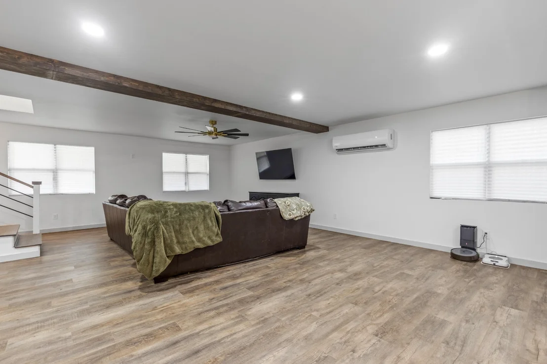 Photo of 192 Dover Road NE