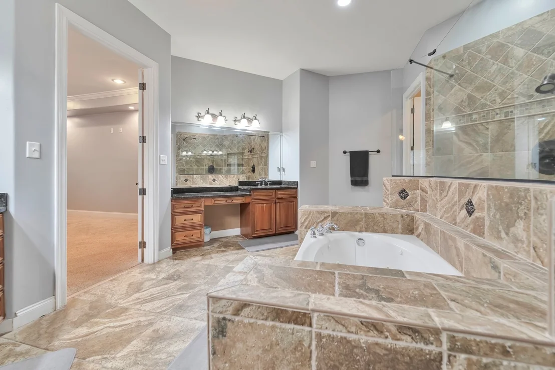 Photo of 2405 Canadaville Loop