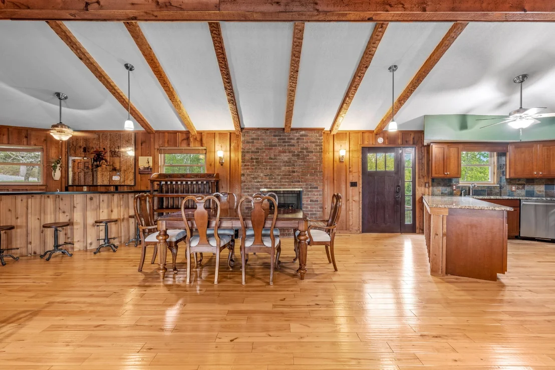 Photo of 979 Clift Cave Road