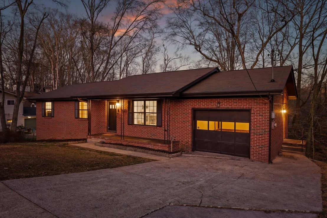 Photo of 142 Douglas Drive