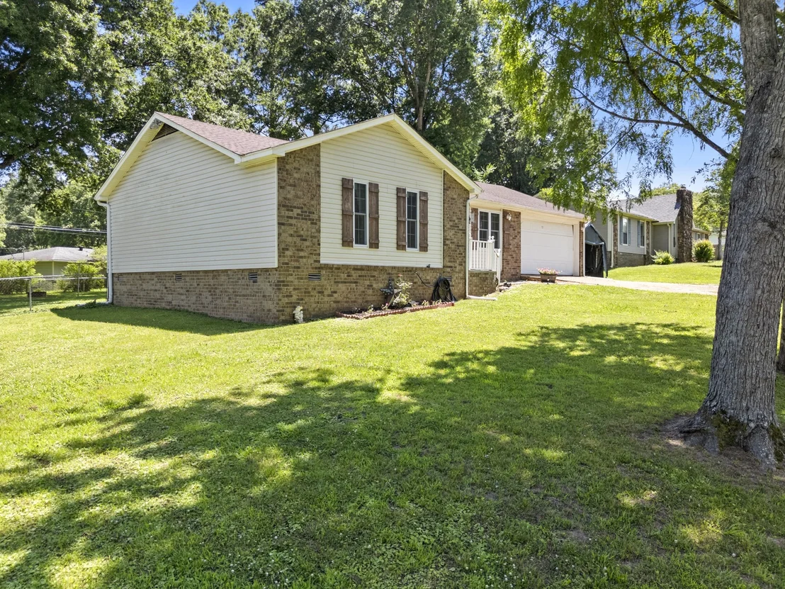 Photo of 155 Penny Ln