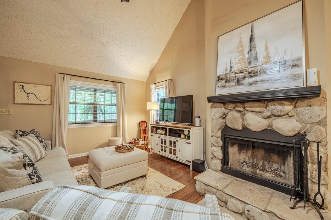 Photo of 25 PICKWICK WOODS CV