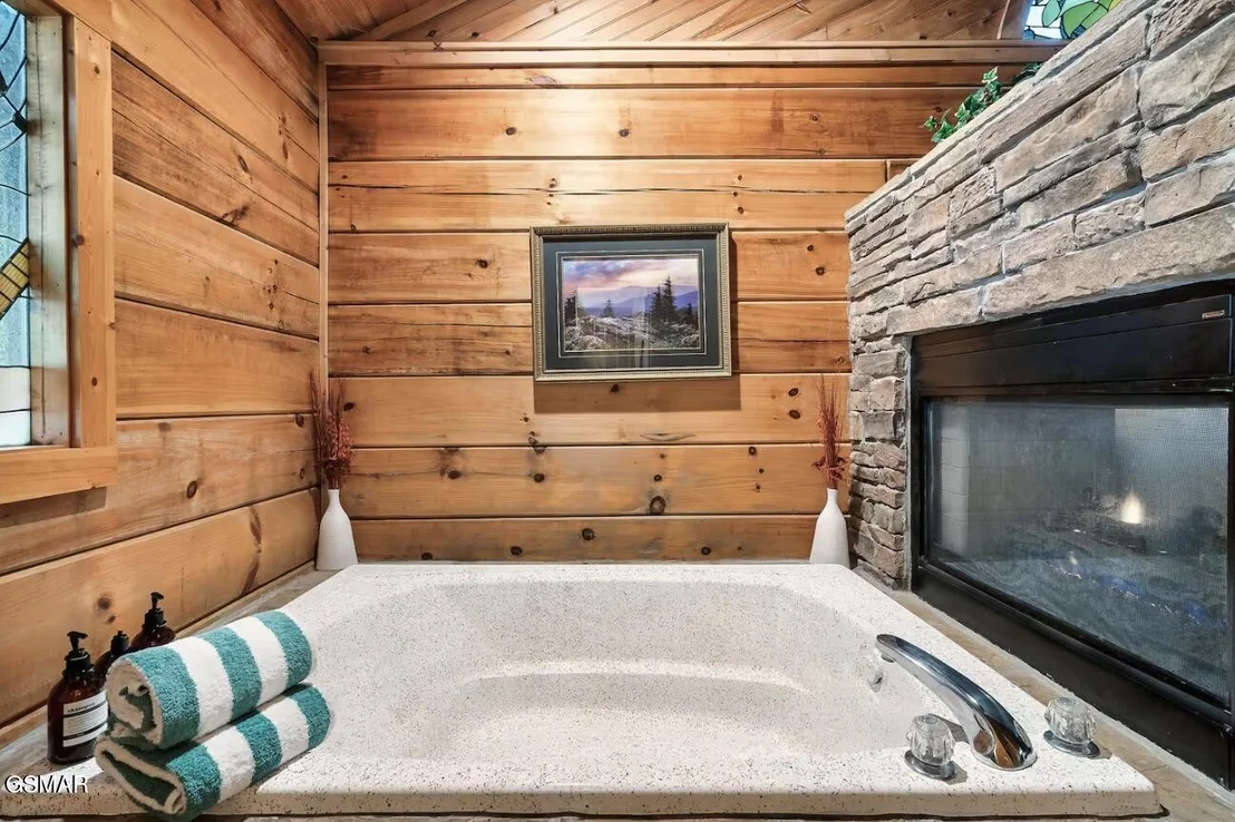Photo of 1639 Ridgecrest Drive