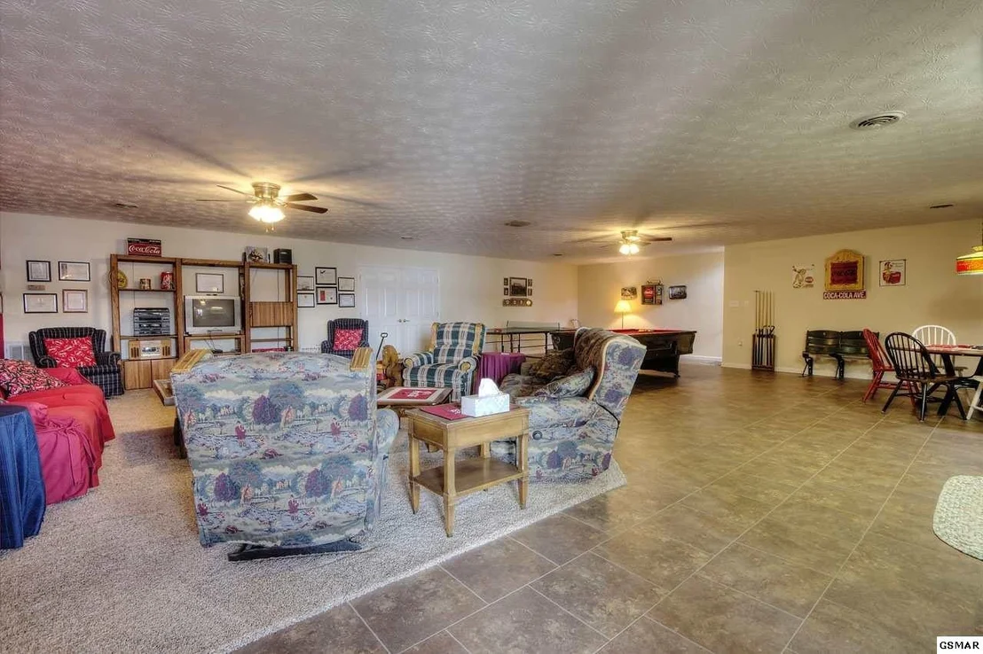 Photo of 952 Holtsinger Drive