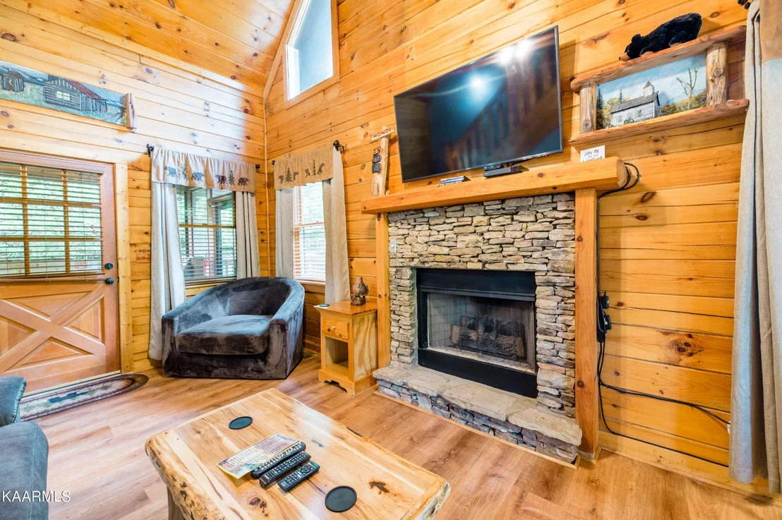Photo of 704 Black Hawk Way