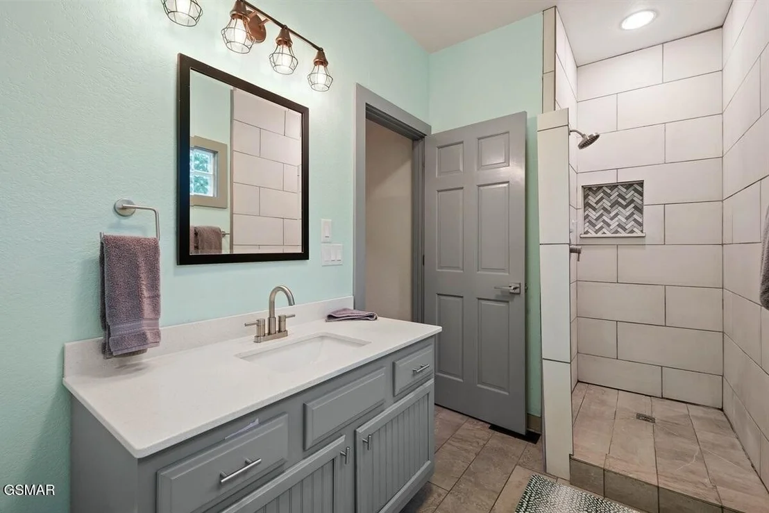 Photo of 438 Laurel Road