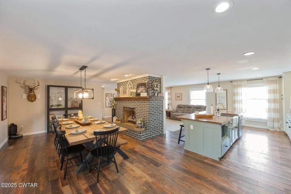 Photo of 607 Colonial Dr