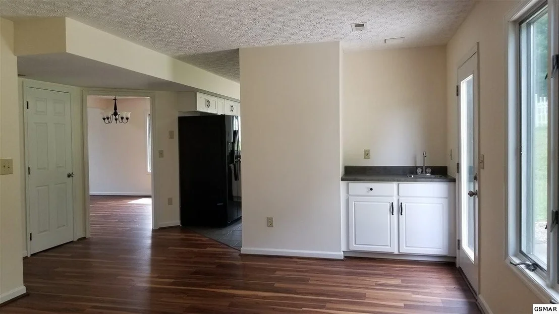 Photo of 619 Broadview Drive