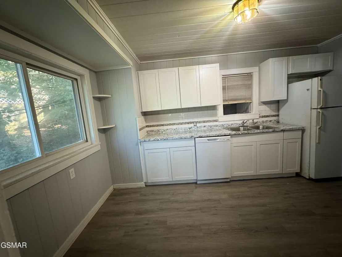 Photo of 409 Eastgate Road