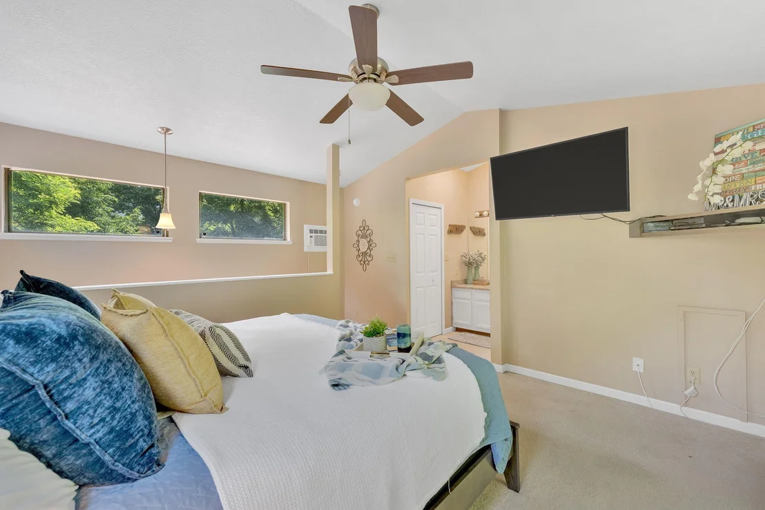 Photo of 930 Hideaway Hills Cir