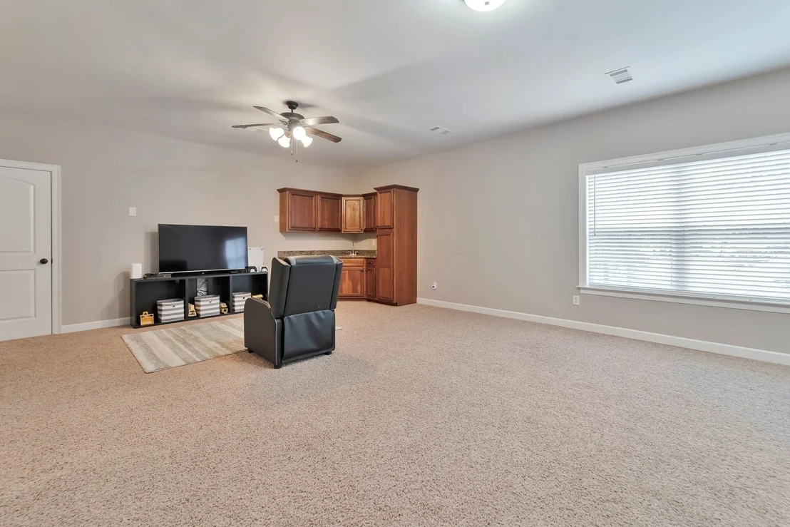 Photo of 2405 Canadaville Loop