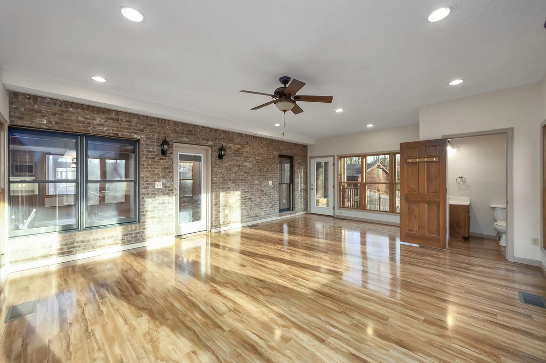 Photo of 40 Pine Cv