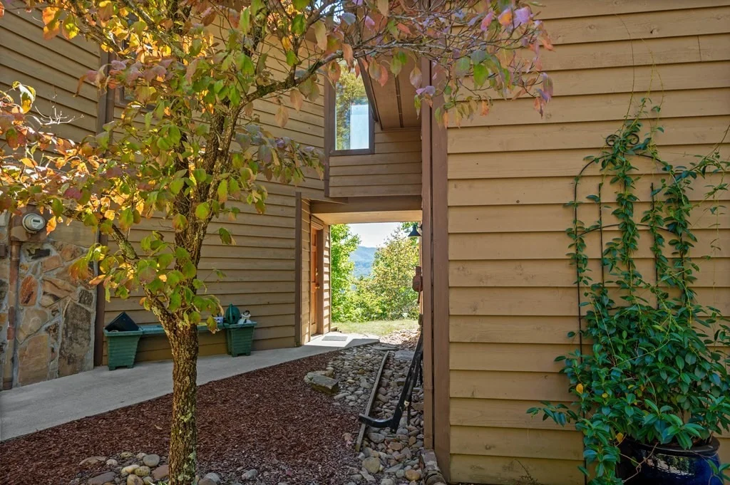 Photo of 2910 Mockingbird Way