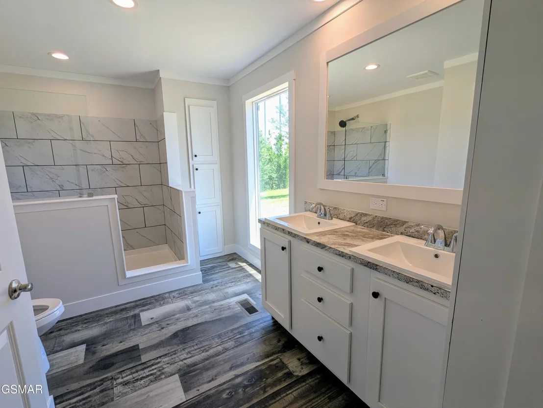 Photo of 141 Hill Loop