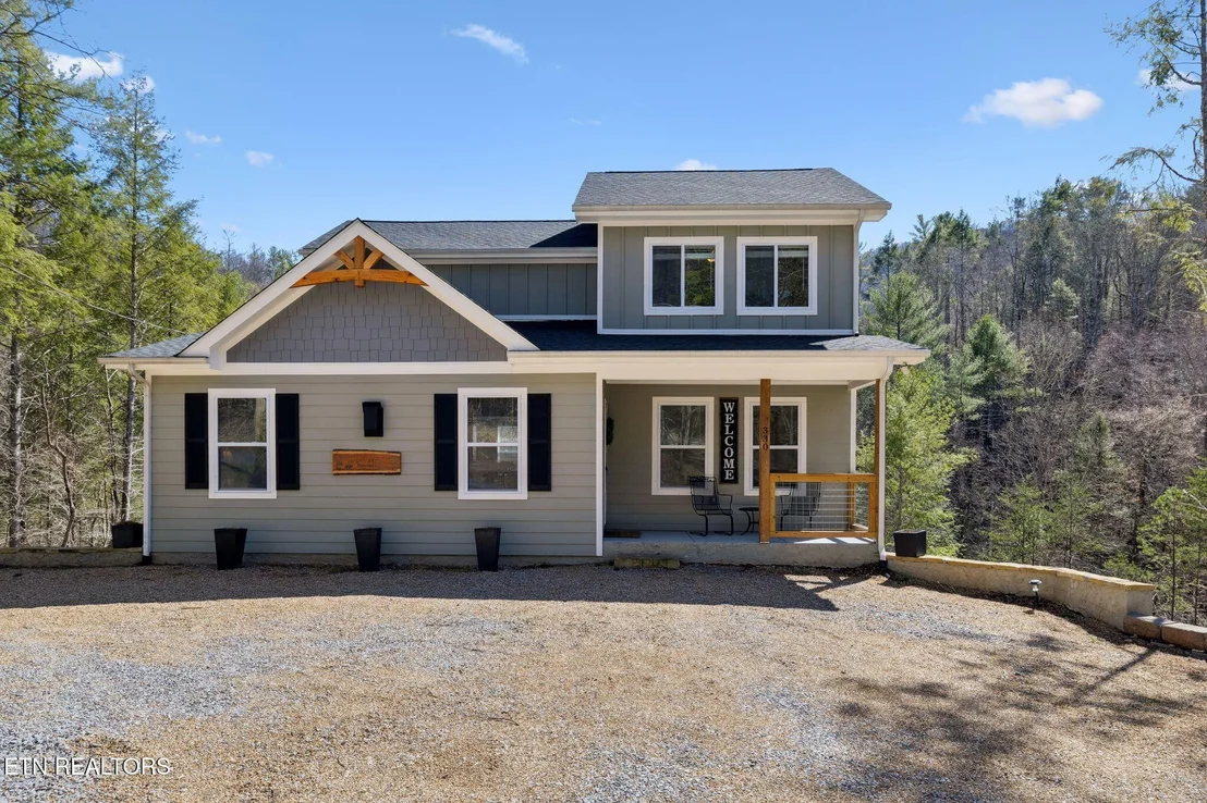 Photo of 330 Rainbow Circle