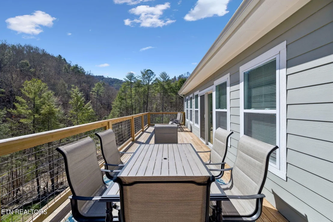 Photo of 330 Rainbow Circle