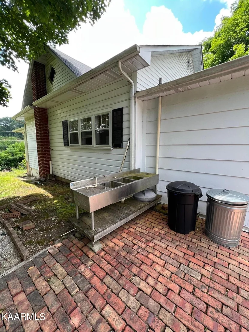 Photo of 392 Chambers Lane