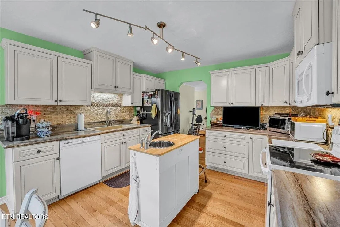 Photo of 228 Florence Circle