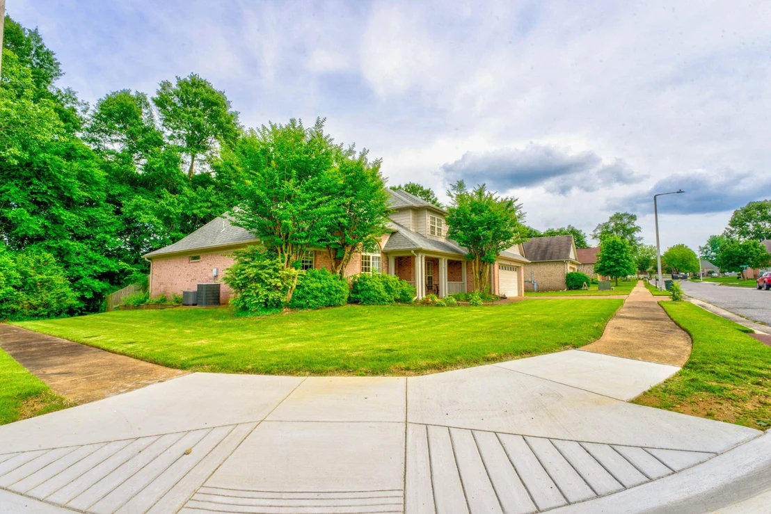 Photo of 384 STEADMAN LN