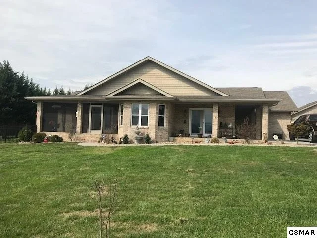 Photo of 619 Southview Circle
